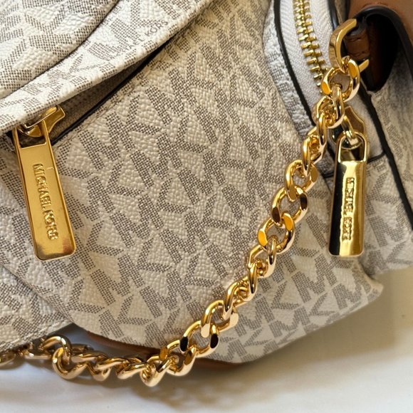 Michael Kors Maisie Waist Fanny Pack Crossbody Sling Bag MK Vanilla - Picture 12 of 15